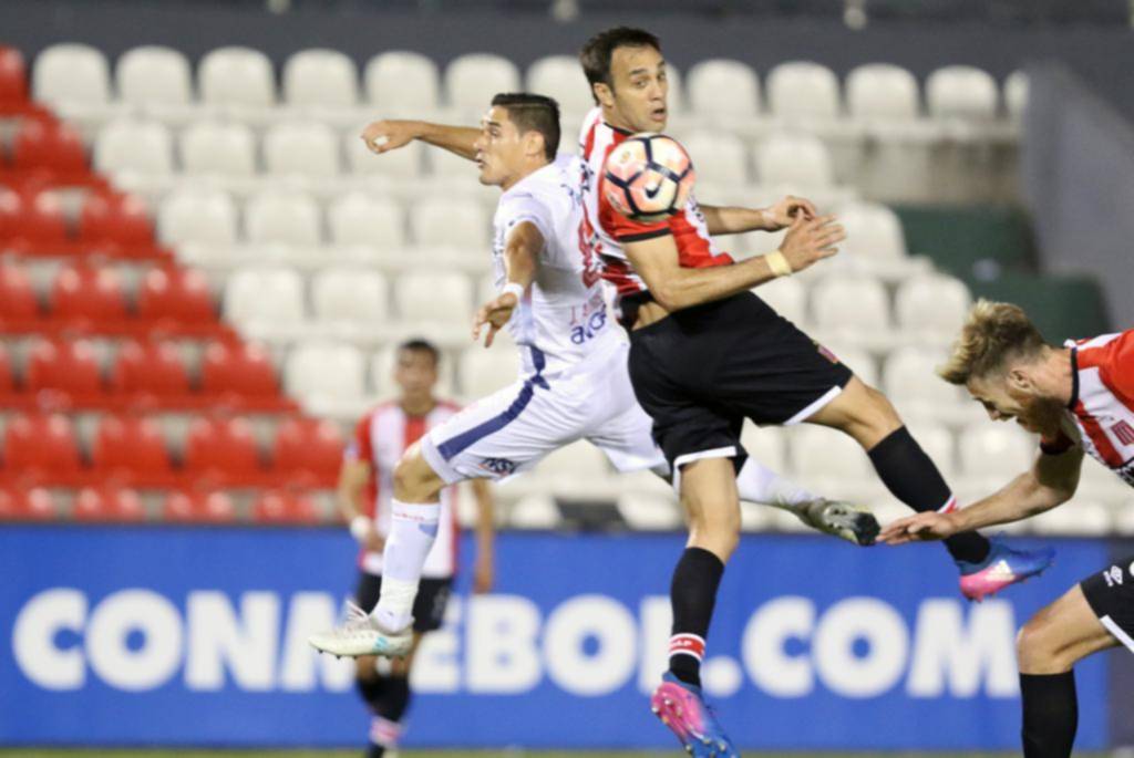 Una noche con luces y sombras para un equipo al que le faltó poder de fuego