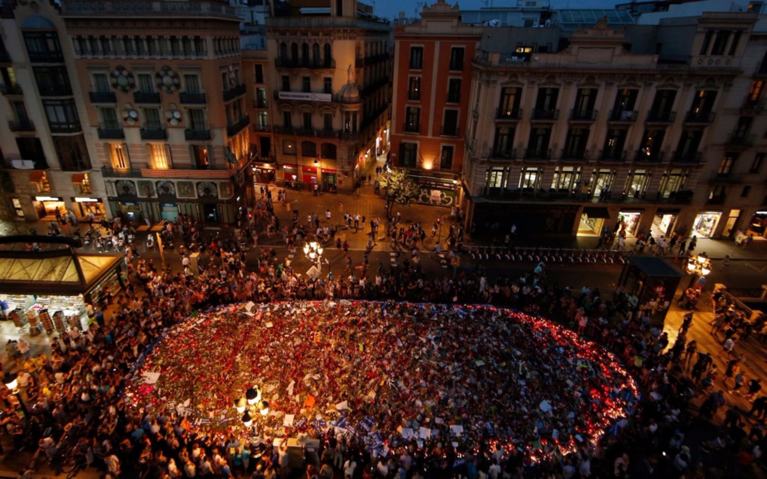 Masiva marcha en Barcelona contra el terrorismo