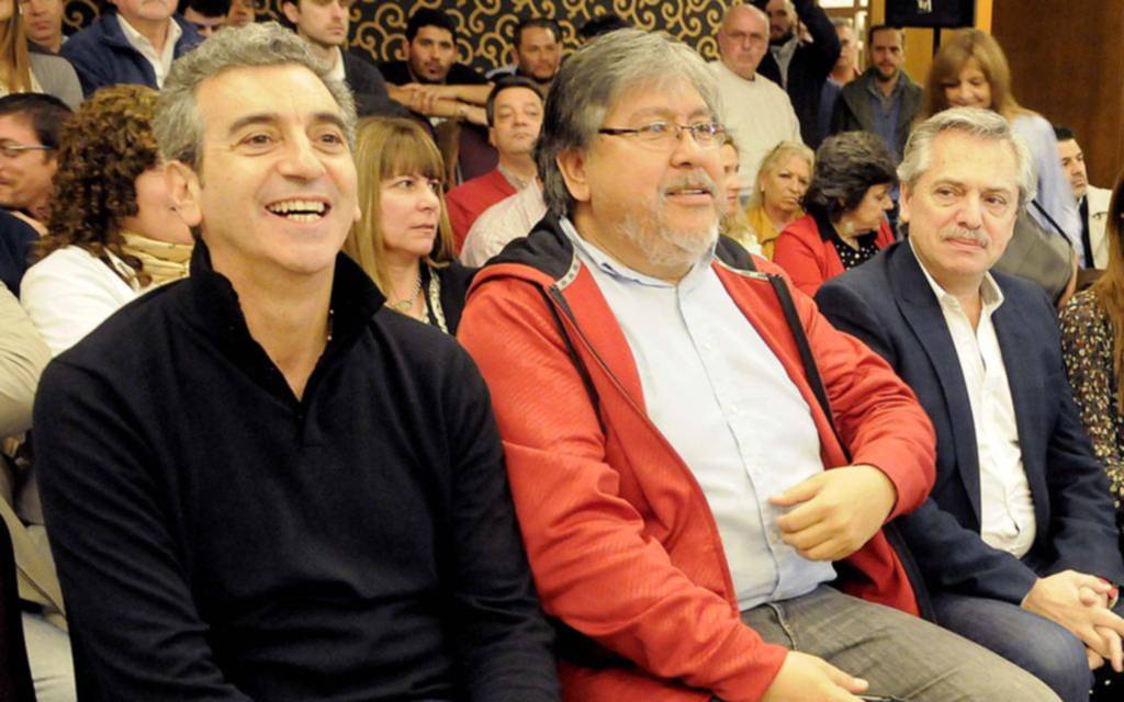 Randazzo reunió a su tropa y aseguró que no se baja