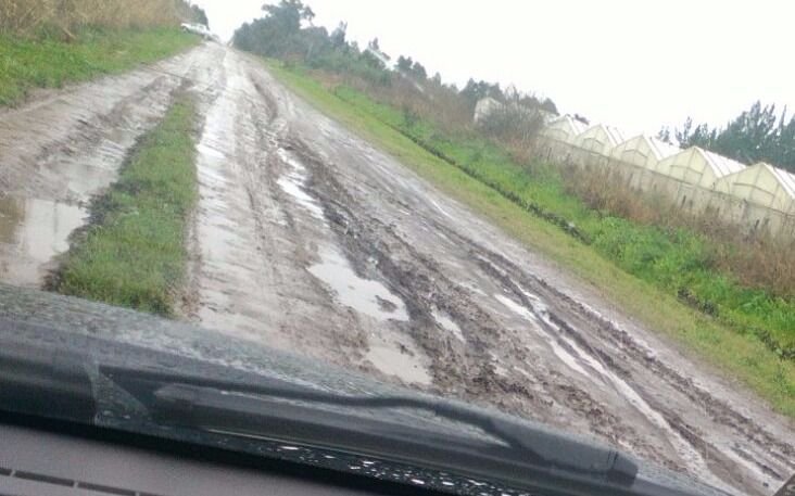 Piden arreglo de una calle en Arana