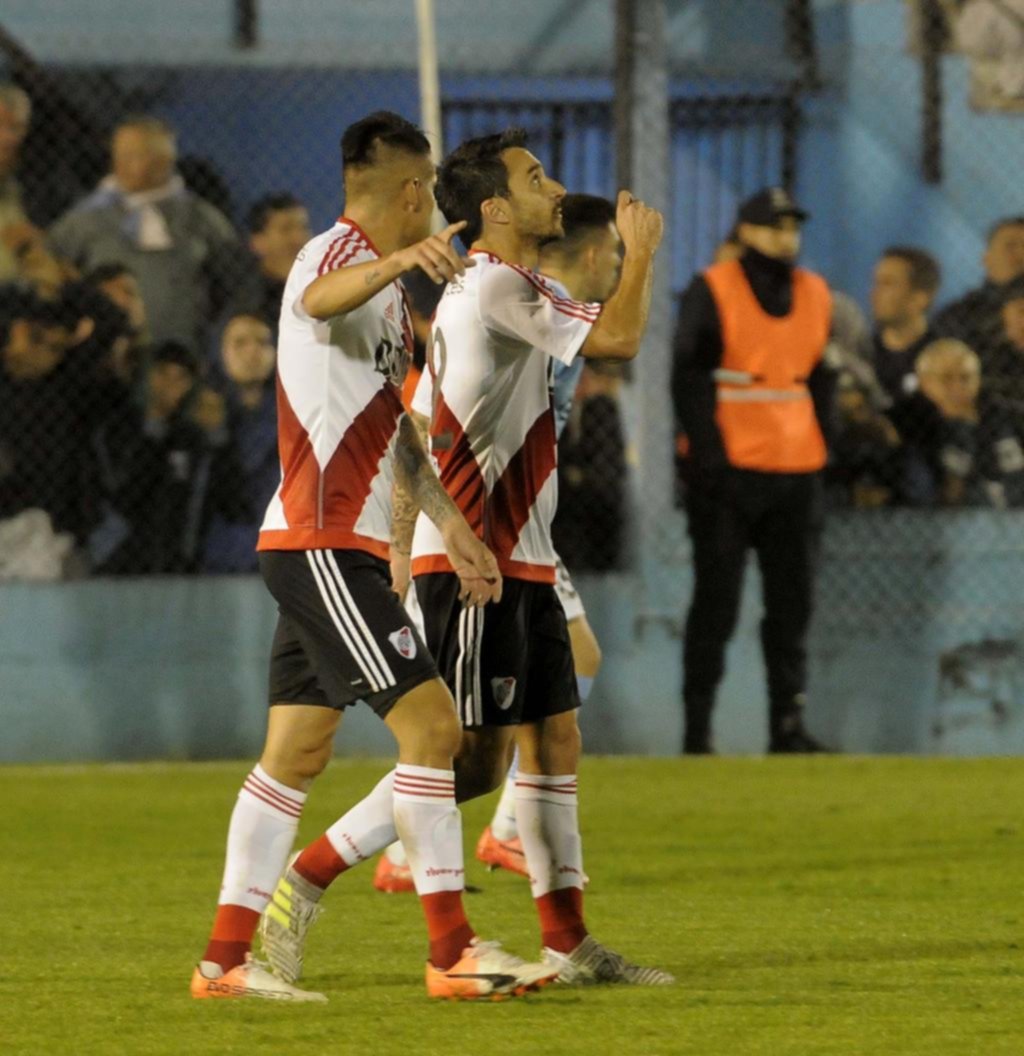 El gol de Scocco salvó a River frente a un rival que lo presionó