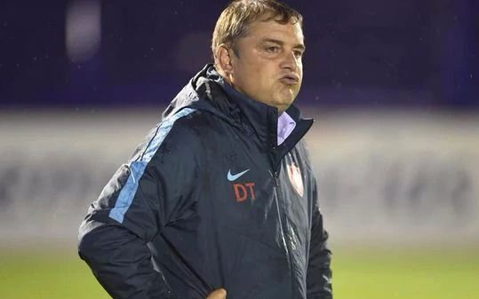 Un DT en problemas: "Es normal que haya gente caliente"