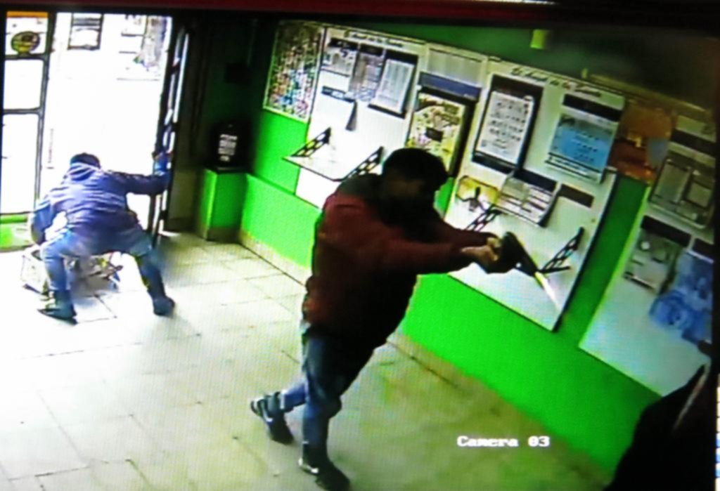 Dispuestos a todo, efectuaron un disparo en una agencia de loterías
