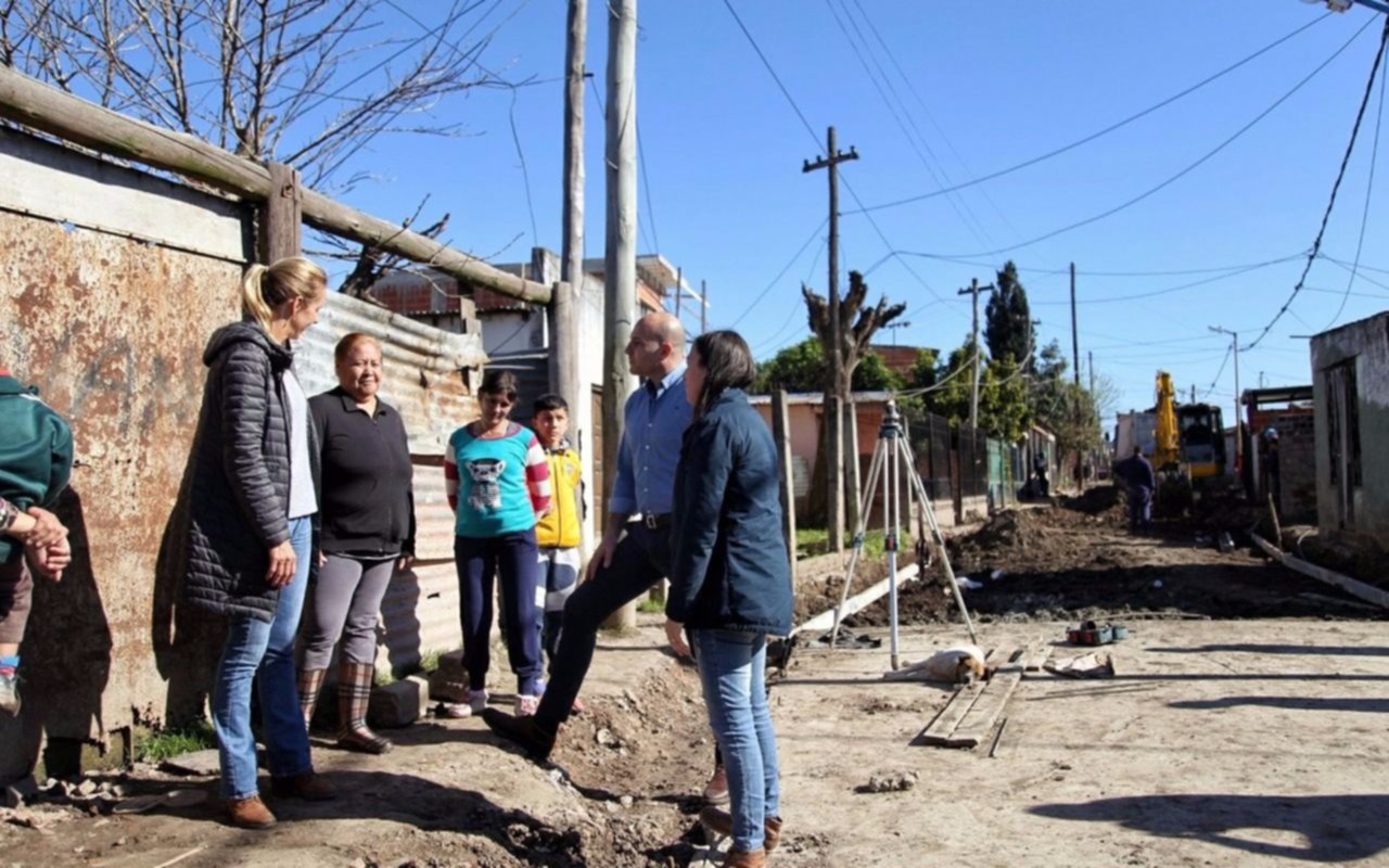 Firmó el pacto ciudadano de urbanización del barrio Monte Matadero 