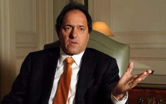 Scioli: "No podemos comparar a un gobierno elegido democráticamente con una dictadura atroz"
