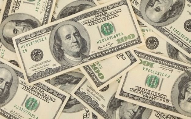 El dólar cerró en agosto a $17,60 y acumuló una baja de 0,33 centavos