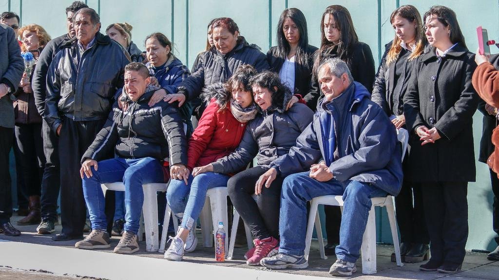 El adiós a Lourdes, entre el dolor y el reclamo de seguridad para los policías