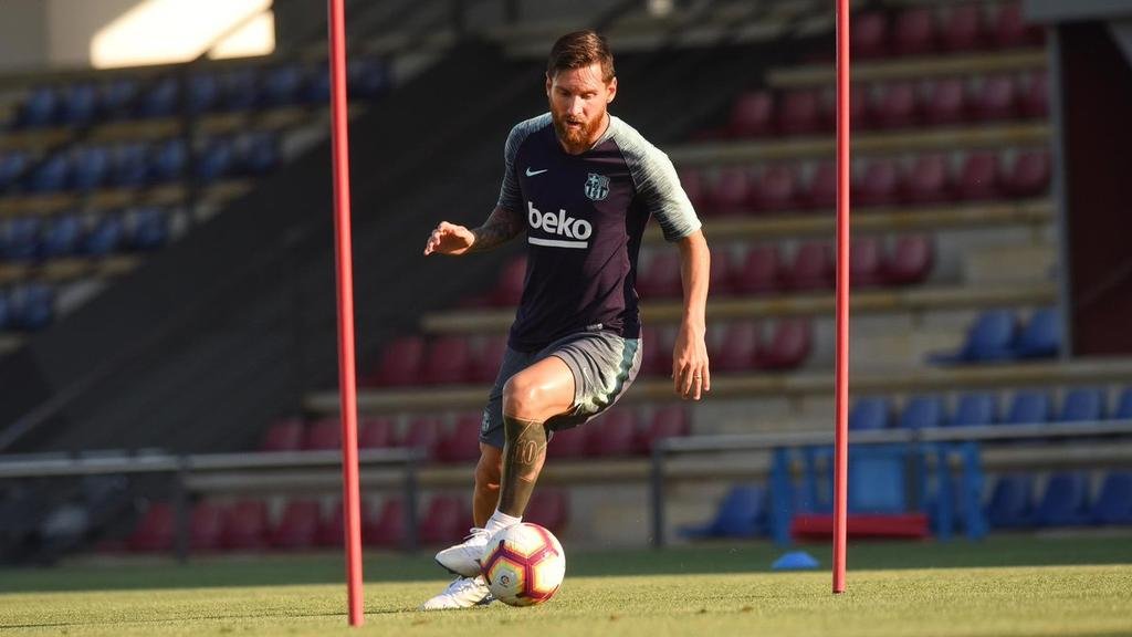 Tras su flojo Mundial y su descanso en Ibiza, Messi reapareció en el Barcelona