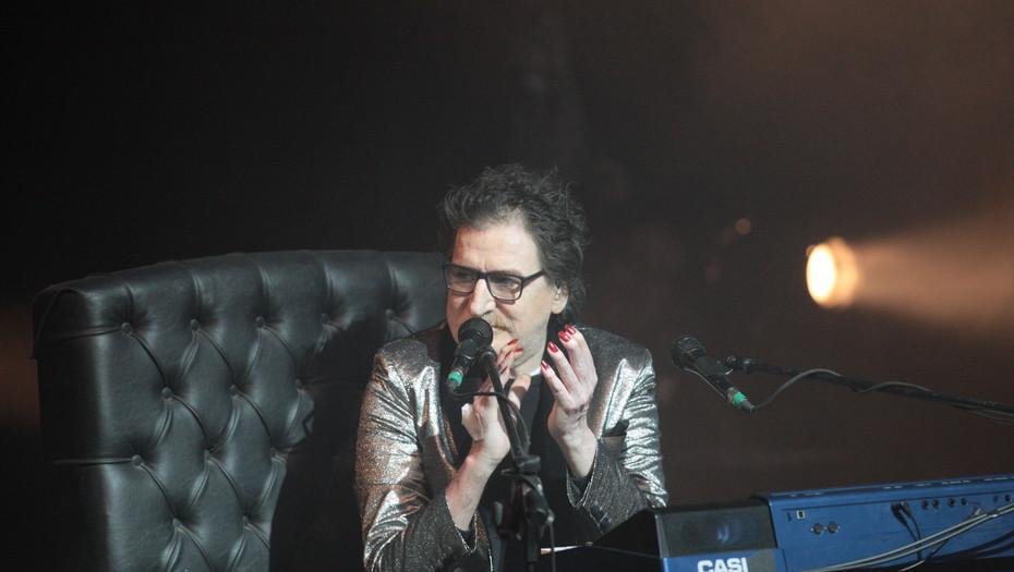 Charly, rebelde: en Córdoba, entonó el “MMLPQTP” y bajó línea a favor del aborto