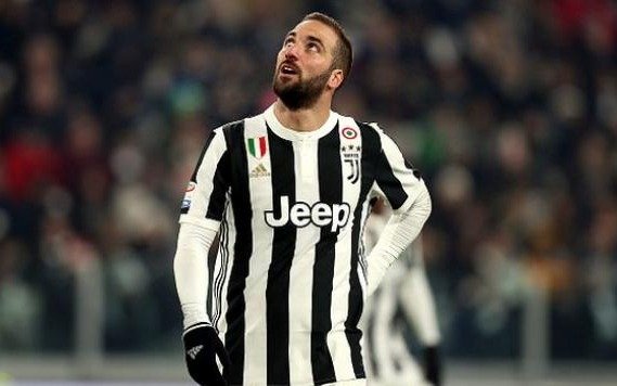 El "Pipita" Higuaín se puso firme, quiere más plata y le dice no al Milan
