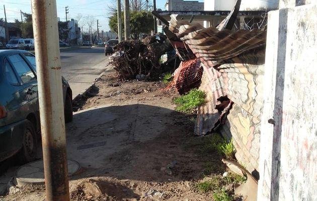 Una verdadera odisea para los peatones en Villa Elvira