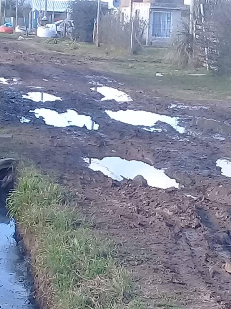 Calles en pésimo estado en Villa Garibaldi y Parque Sicardi