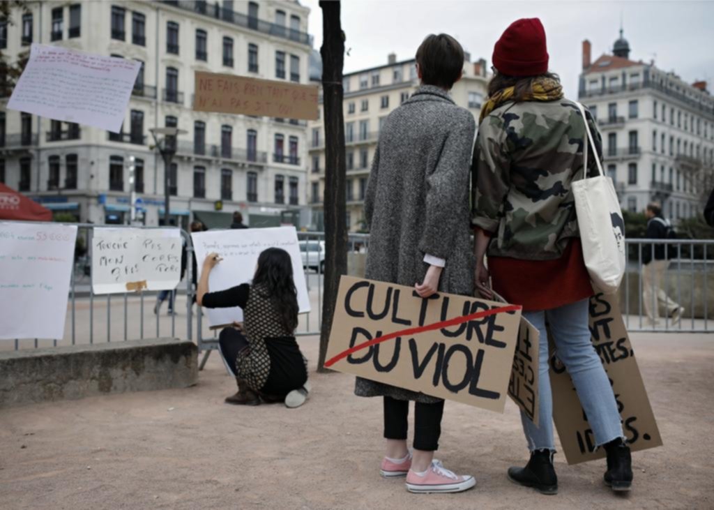Endurecen en Francia las leyes contra violaciones y acoso callejero