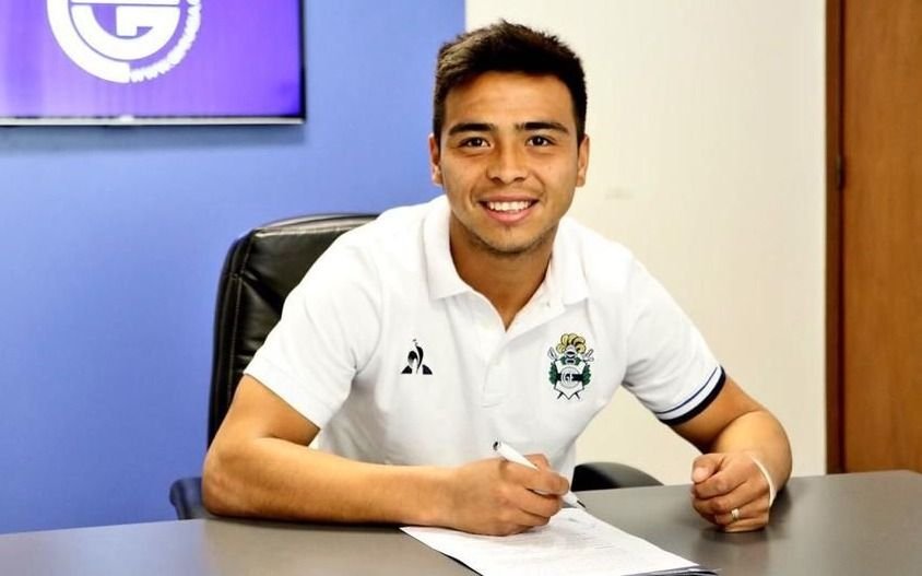 Matías Gómez ya es nuevo profesional y, además, con una cláusula millonaria