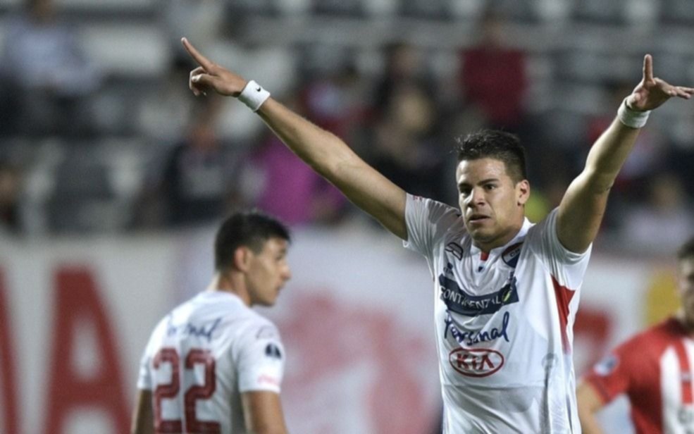 Mientras Jacquet se encamina hacia Gimnasia, llegaron Comba y Hurtado