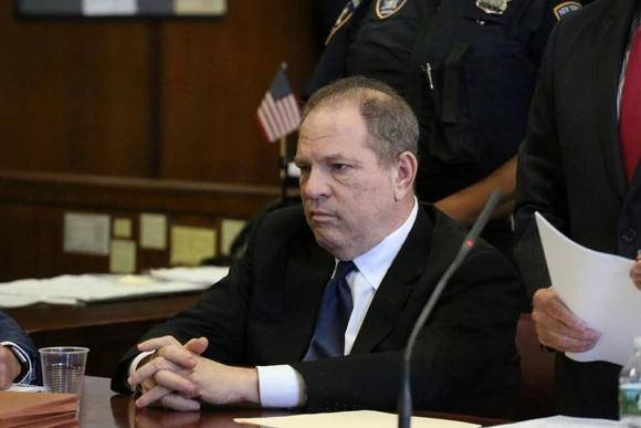 Piden desestimar los cargos contra Harvey Weinstein