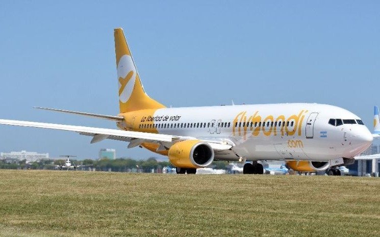 Malestar en el Palomar por cancelación de vuelos de Flybondi
