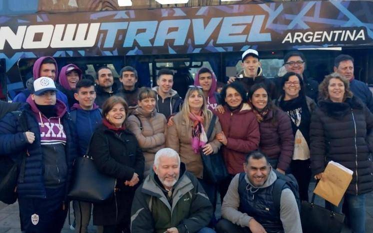 El último grupo de platenses partió a Bariloche con la empresa quebrada
