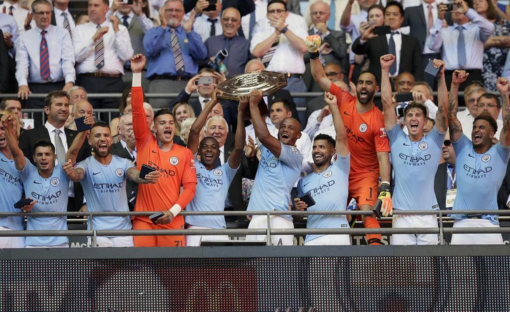 El City gritó campeón con dos goles del Kun