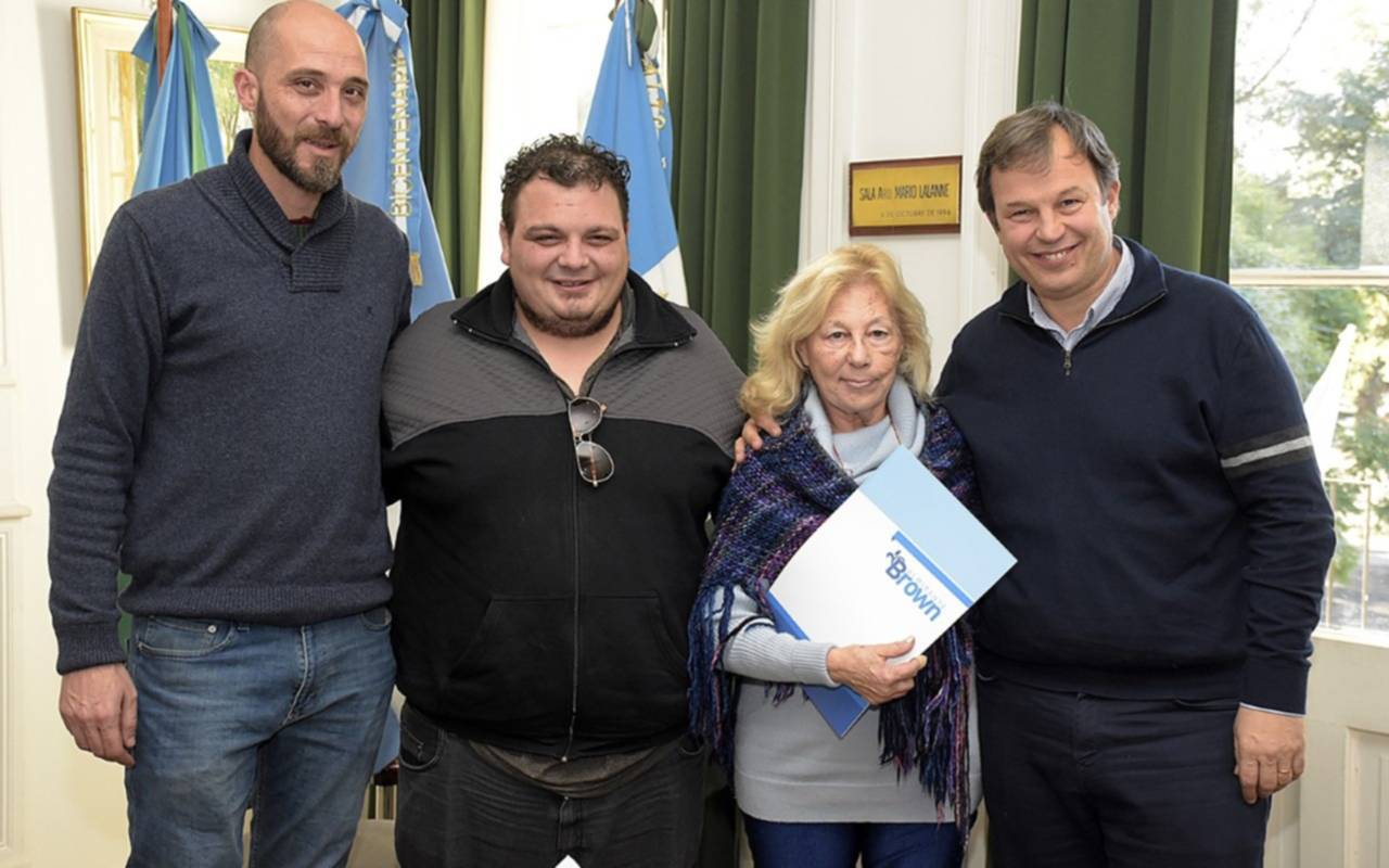 Cascallares junto a los centros culturales de Almirante Brown