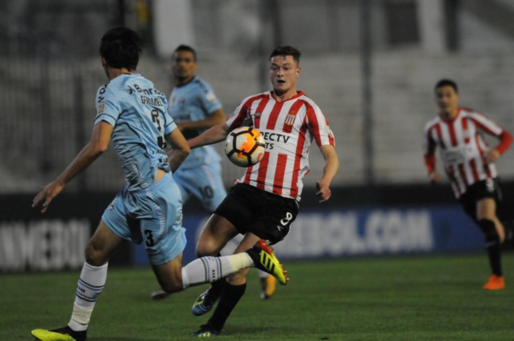 Un error que casi deja sin jugar a cinco futbolistas albirrojos