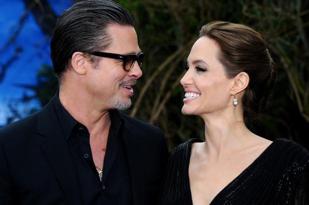 En guerra: Jolie dice que Pitt no le pasa un mango pero él lo niega
