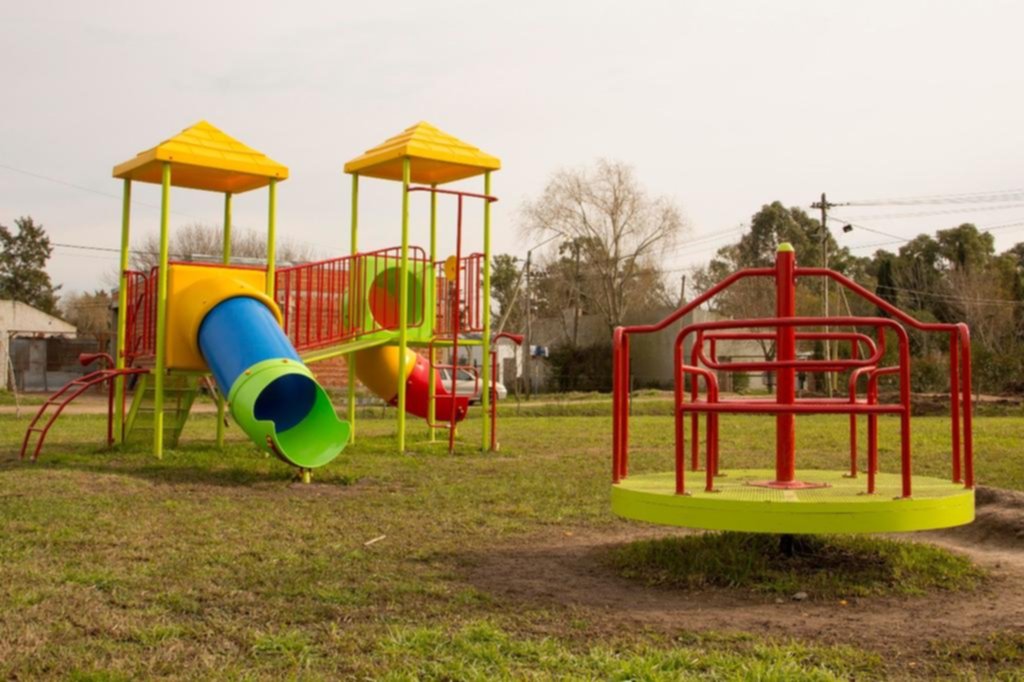 Ante la ausencia de espacios verdes, crean tres plazas en barrios de la periferia