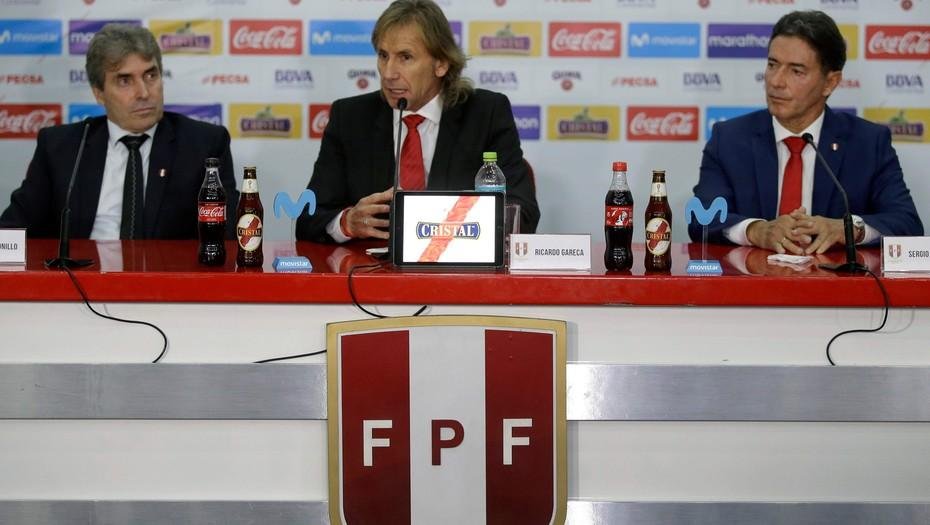 Gareca renovó y seguirá como técnico de Perú