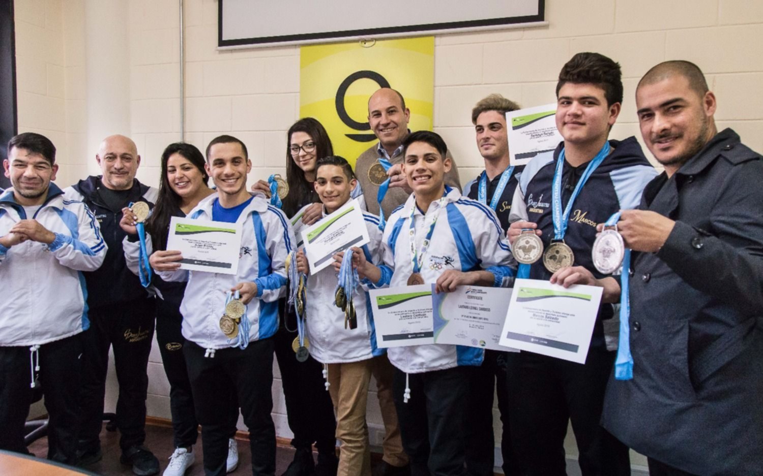 Reciben a medallistas en competencias de Kung Fu