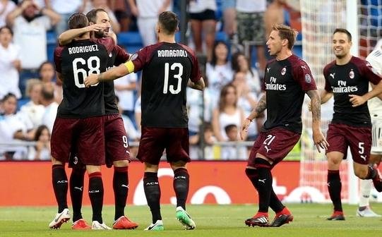 El Pipita Higuaín debutó en el Milan con un gol