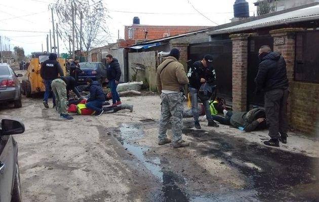 Villa Castells se moviliza para pedir seguridad y justicia por el vecino atacado en su casa