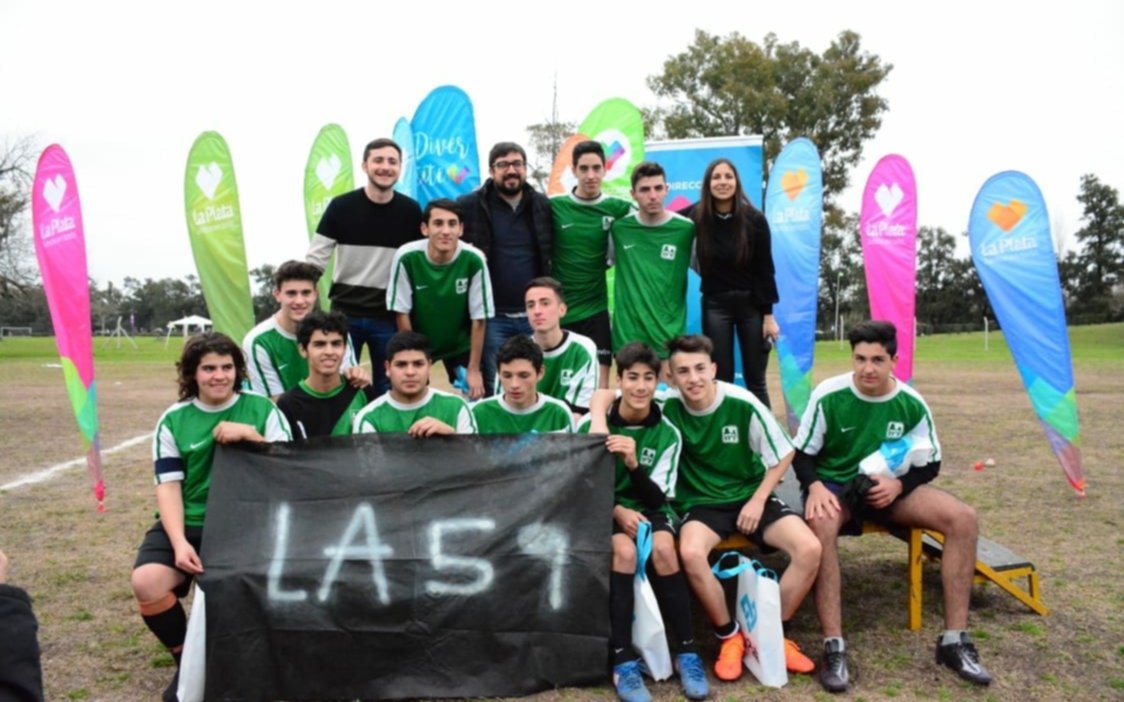 Con la participación de 250 alumnos de la ciudad, culminó el 'Mundialito intercolegial' 
