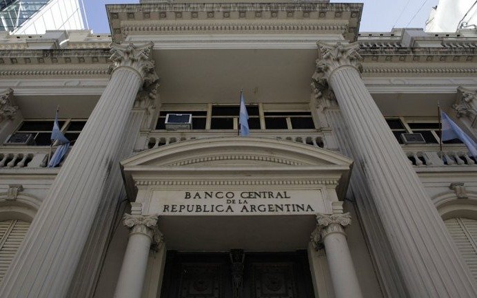 El Banco Central anunció la cancelación de las Lebac y subió las tasas