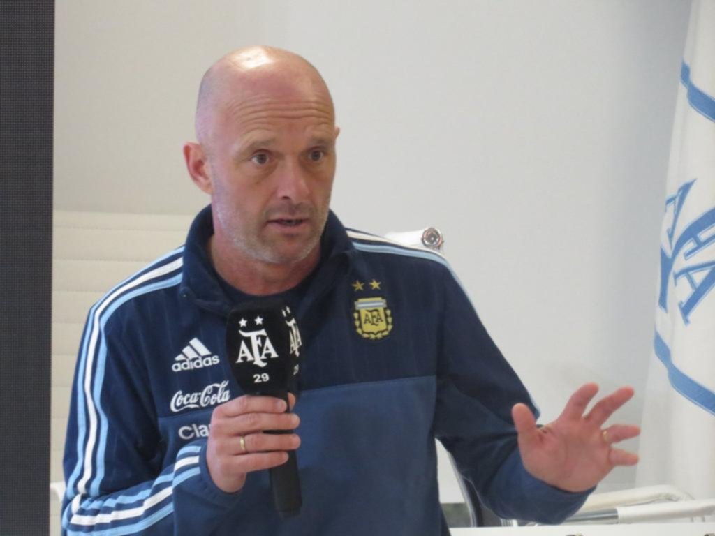 Encuentro de coordinadores de divisiones juveniles en la AFA, con presencia del Lobo y el León
