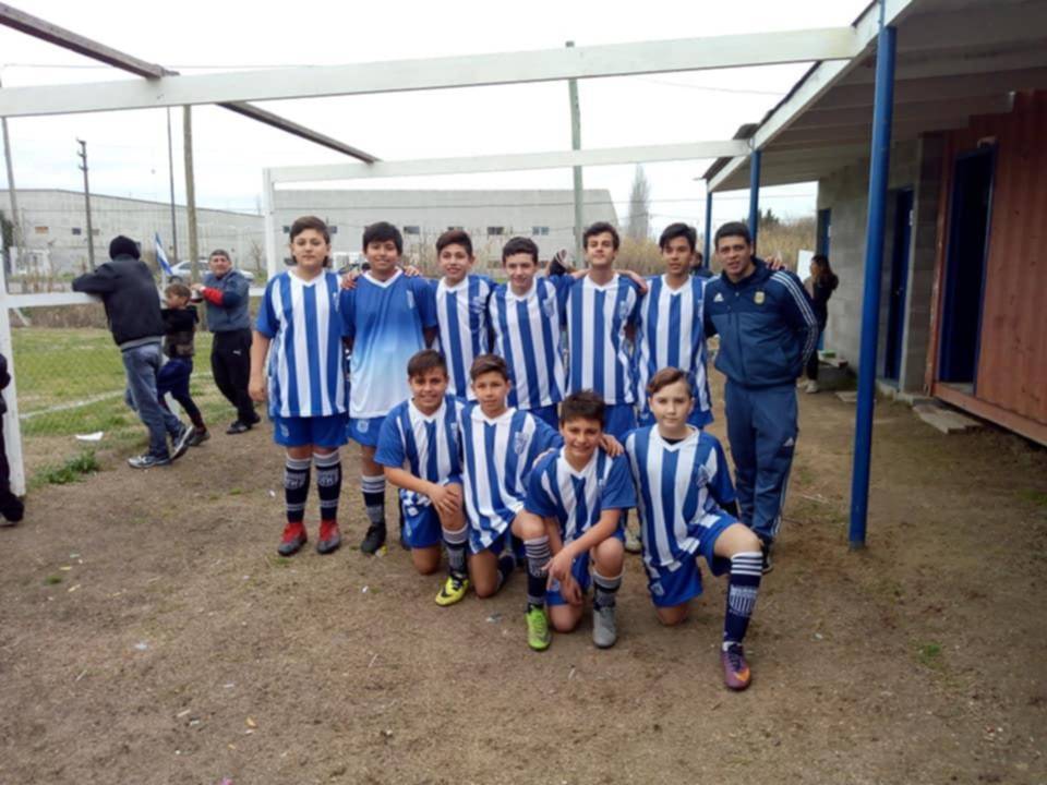 La nueva pilcha de la categoría 2005 de San Martín de Tolosa