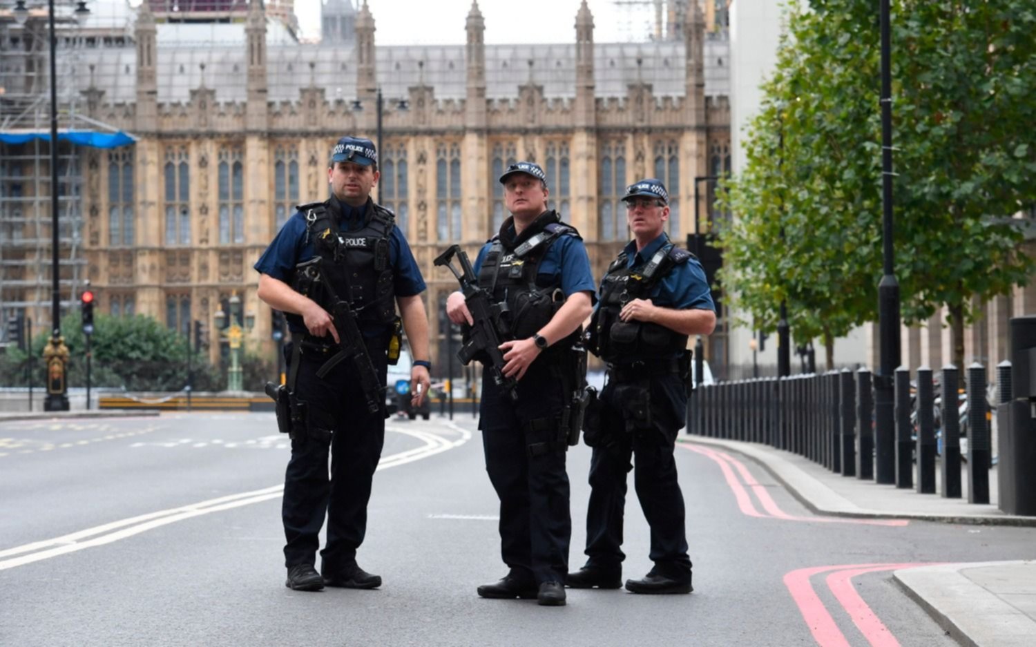 Londres: atropelló a ciclistas y peatones y se estrelló contra una barrera del Parlamento