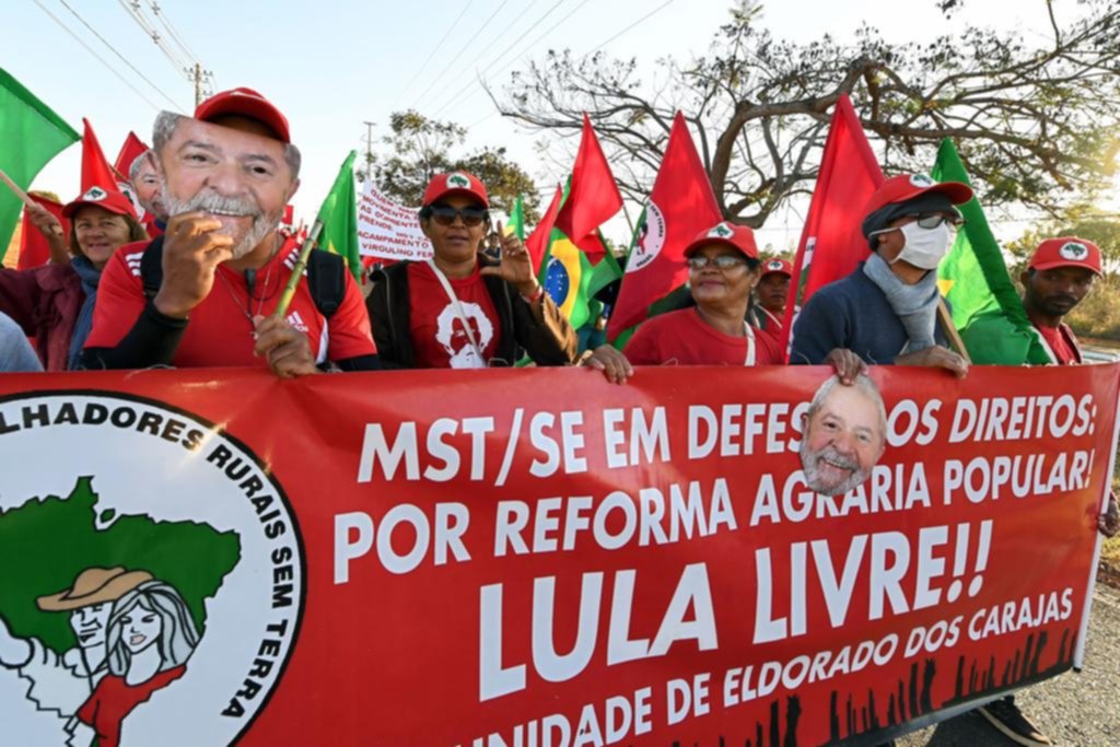 Con casi ninguna chance, inscriben a Lula como candidato presidencial en Brasil