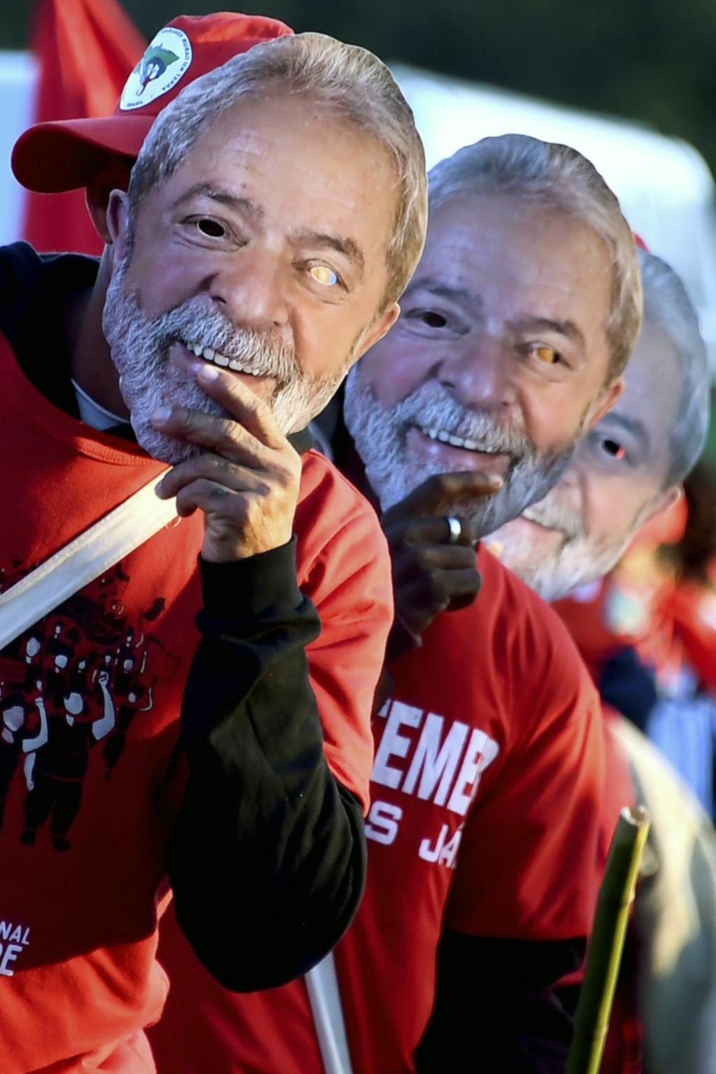 Pese a estar preso, Lula anotó su candidatura presidencial