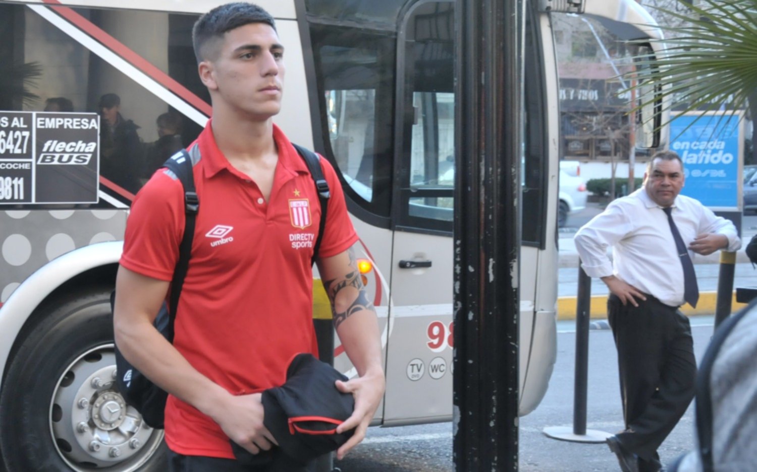 Apaolaza se entrenó a la par y estaría contra Boca