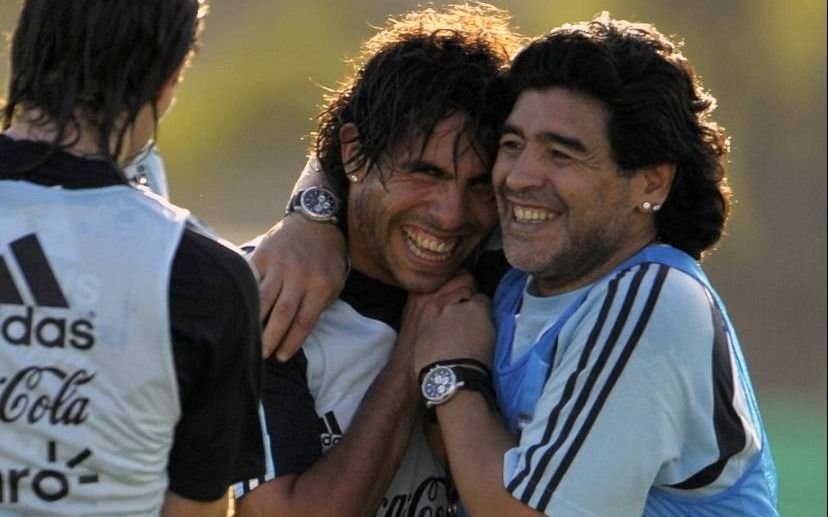 Maradona también lo "atendió" a Carlos Tevez: "Está muy b....."