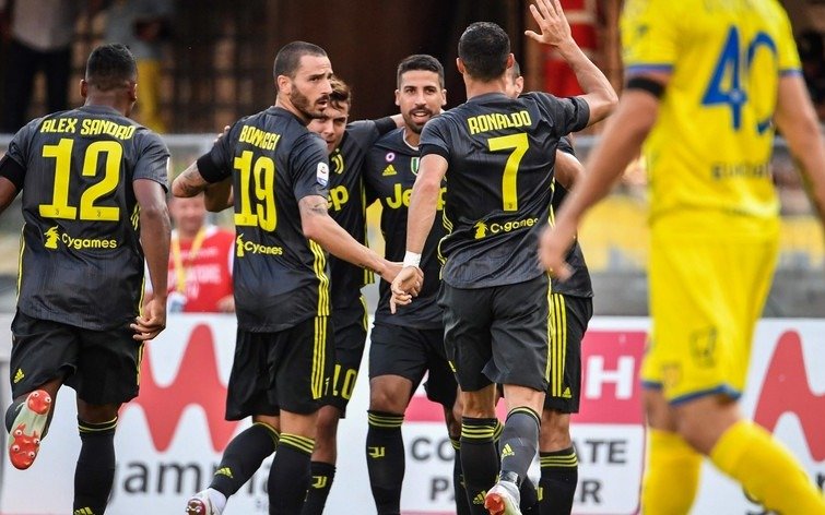 Con Cristiano en cancha,  la Juventus reaccionó a tiempo y venció a Chievo Verona
