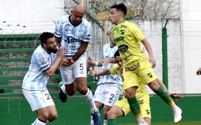 Defensa y Atlético Tucumán empataron en Varela