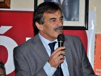 Un diputado resistió un robo en la puerta de su casa