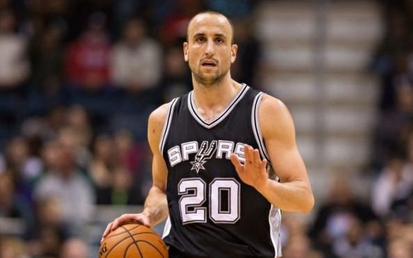 ¿Manu para la pelota?