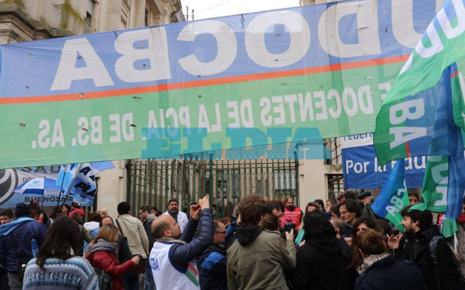 Los docentes rechazaron la propuesta de un 19% de aumento y paran 72 horas la semana próxima