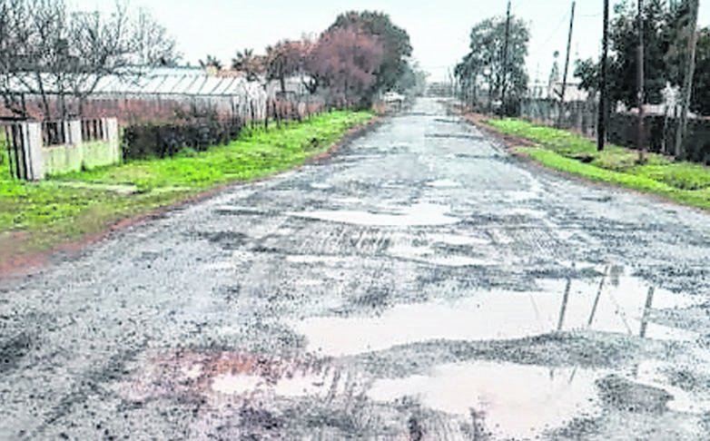 Quejas por arterias en mal estado en Los Porteños