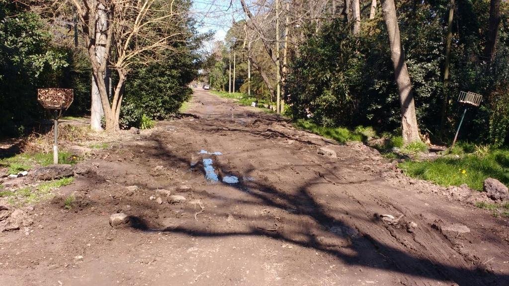 Los pozos hacen “piquete” en 455 y Belgrano