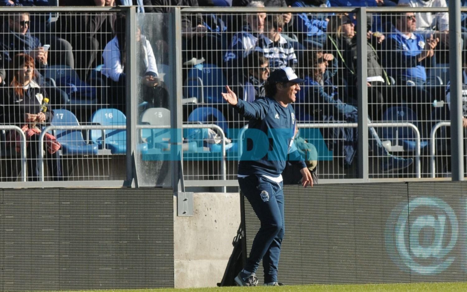 Troglio: “La derrota pone el tema difícil y hay que empezar a ganar”