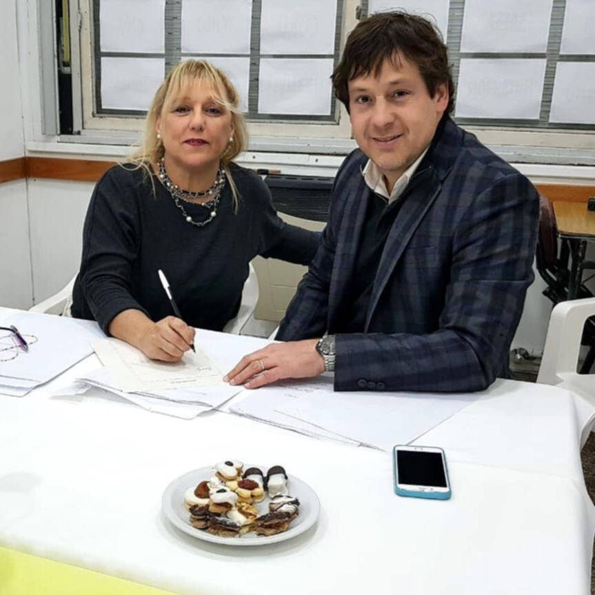 Después de cuatro décadas, el club Azcuénaga firmó la escritura