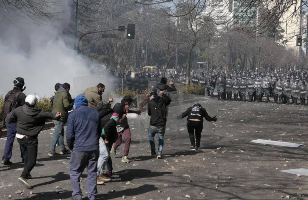Un día de batalla en la esquina de 7 y 50